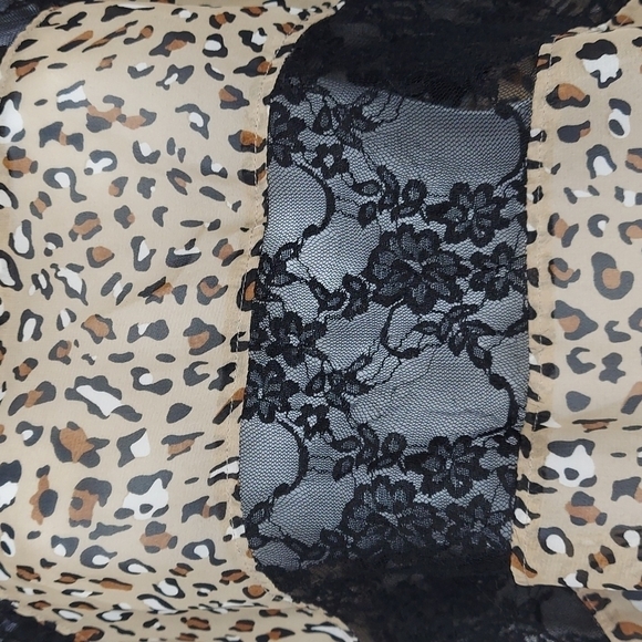 Material Girl Leopard and Lace Top - Picture 3 of 6